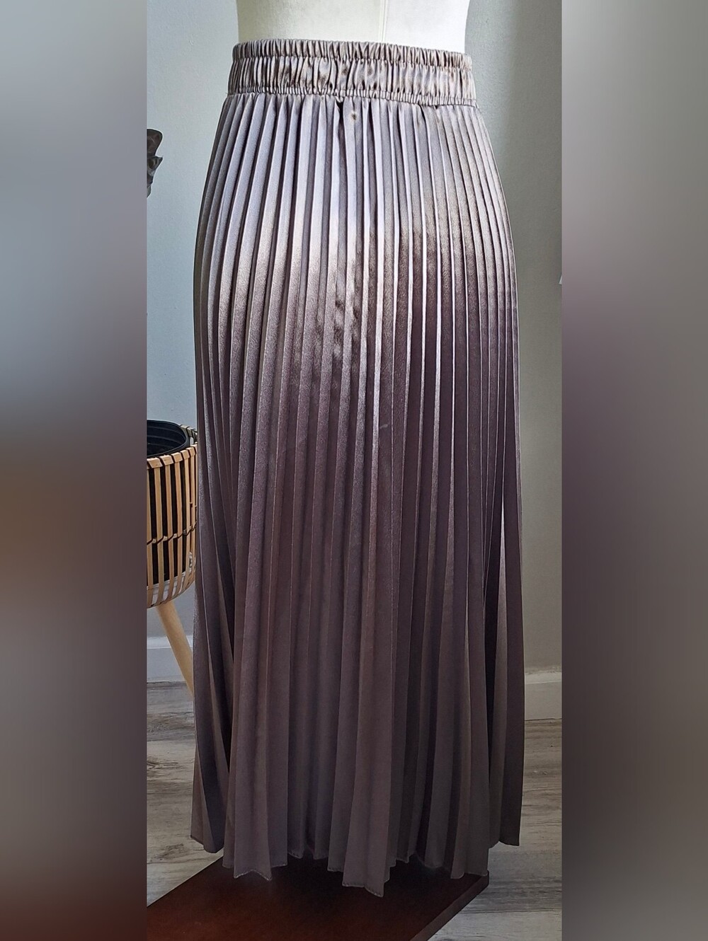 Love Poem by Block Pleated Maxi Skirt - Taupe Metallic Shimmer - Size M - NWOT